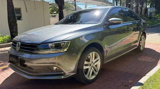 VOLKSWAGEN JETTA 2.0 TSI HIGHLINE 211CV GASOLINA 4P TIPTRONIC VOLKSWAGEN JETTA 2.0 TSI HIGHLINE 211CV GASOLINA 4P TIPTRONIC